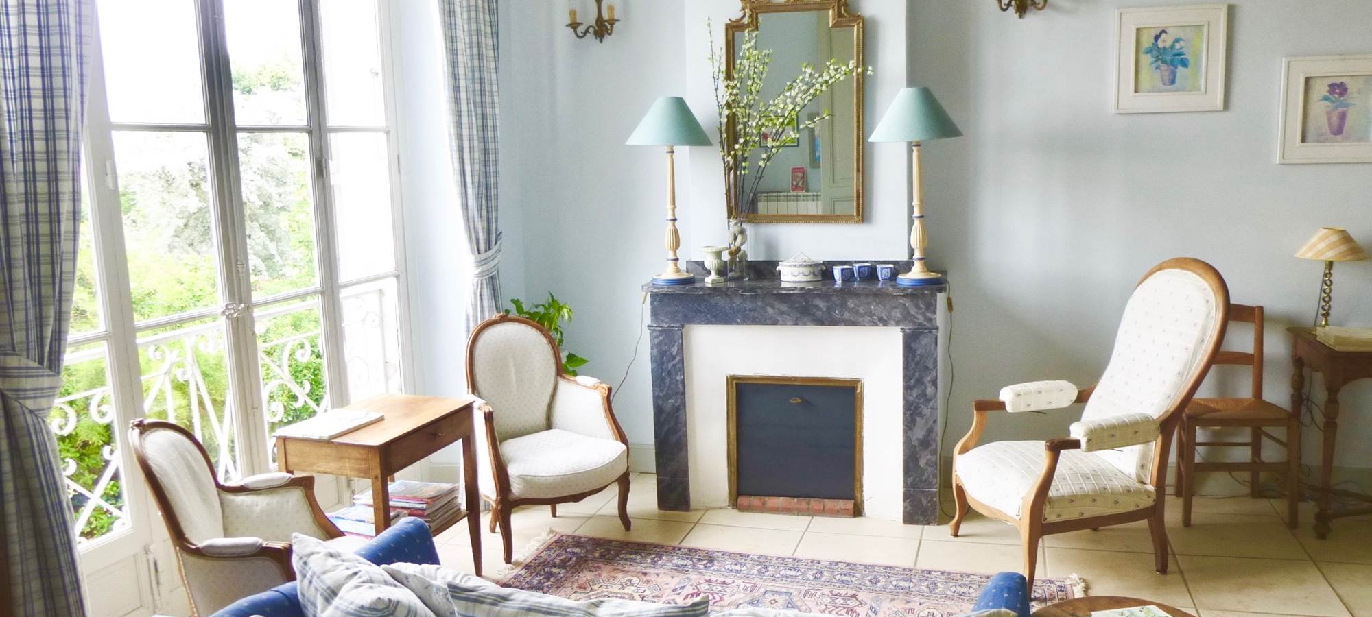 Salon d'hôtes aux chambres d'hôtes la Rougeanne près de Carcassonne